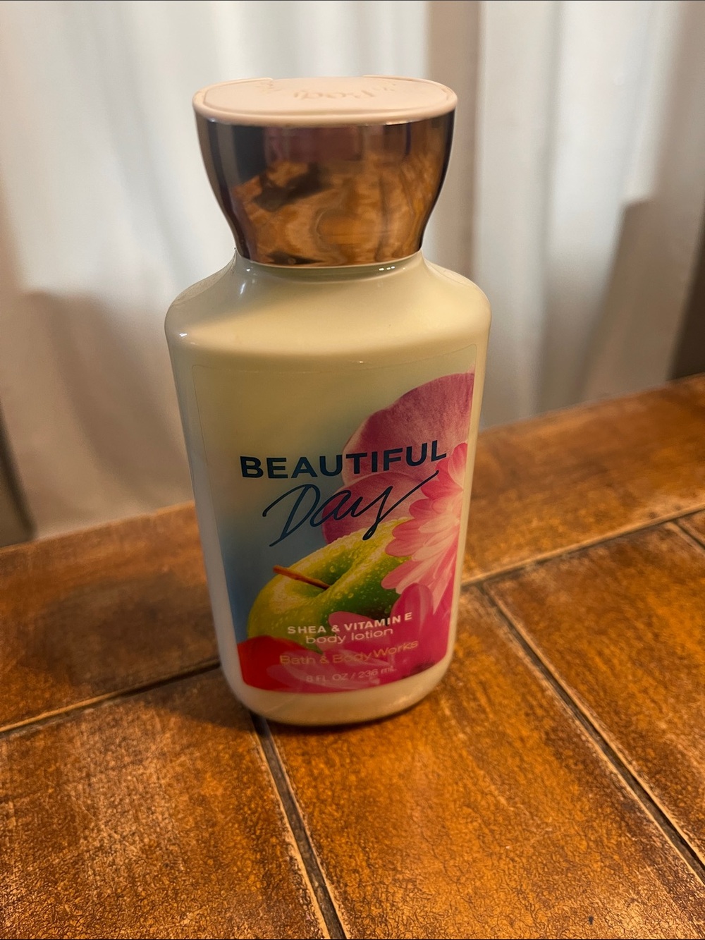 Bath & Body Works Beautiful Day Body Lotion - Cream/Pink/Green